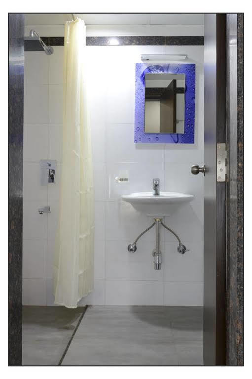 Oyo 710 Hotel Kshitij Pune Exterior foto